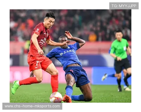 河南队古斯塔沃做墙配合，连续一脚传递推进到禁区